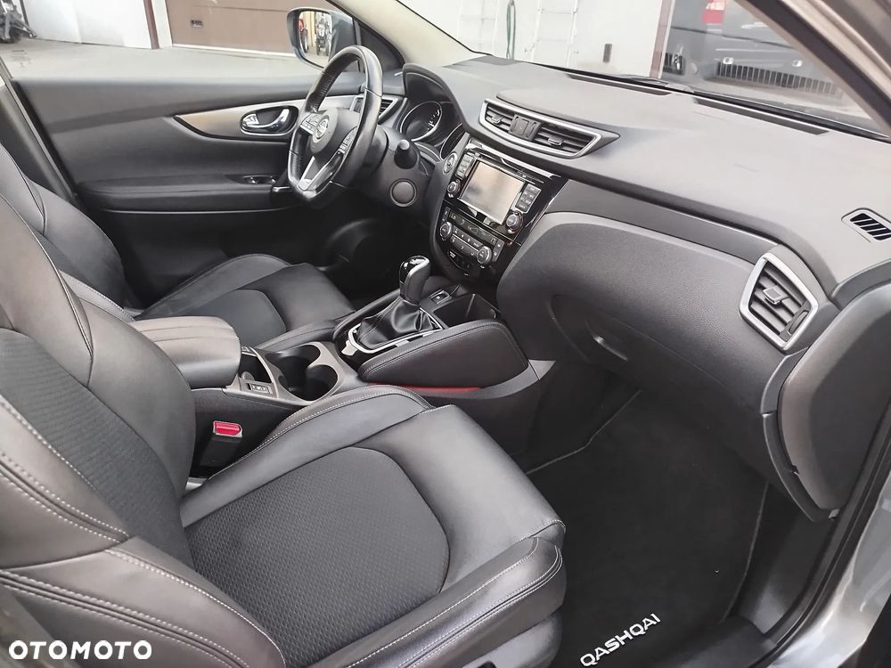 Nissan Qashqai 1.6 DCi Xtronic TEKNA - 10