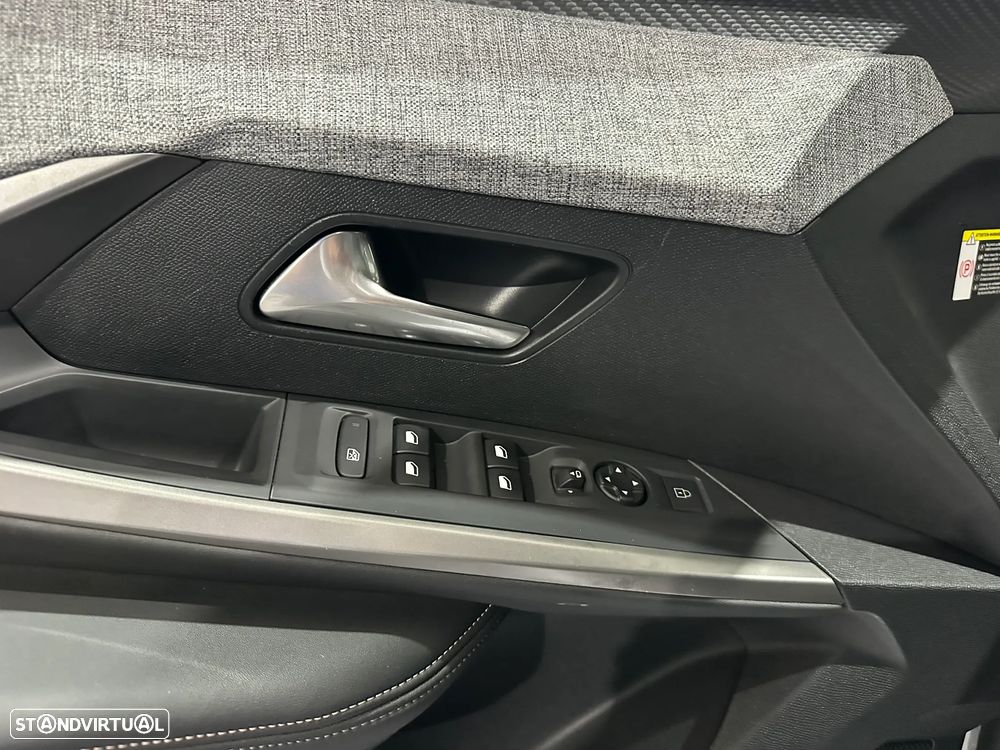 Peugeot 5008 1.2 Hybrid Allure e-DCS6 - 12
