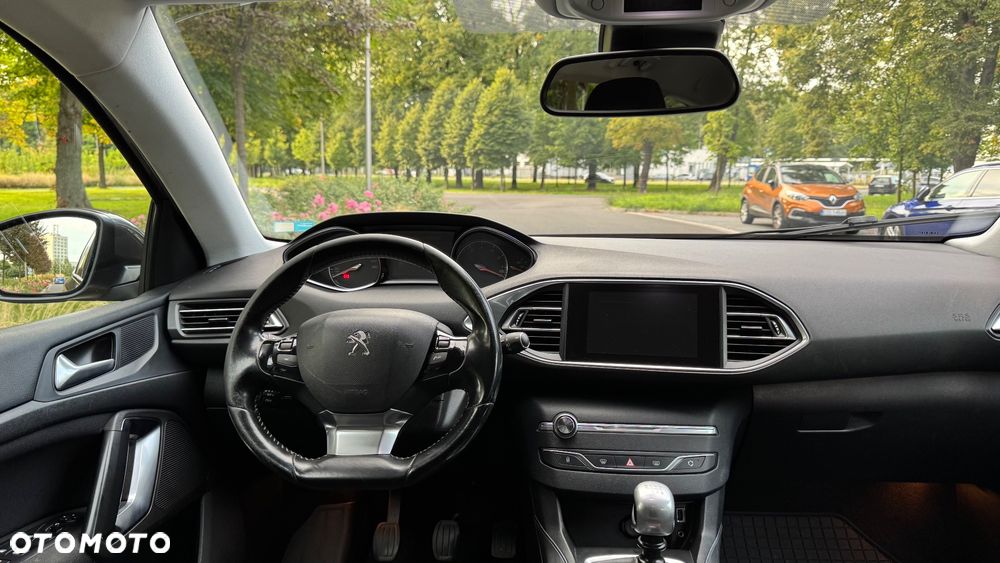 Peugeot 308 1.2 PureTech Allure S&S - 9