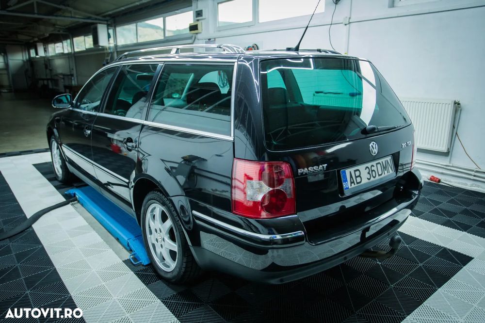 Volkswagen Passat Variant 2.0 TDI DPF Highline - 3