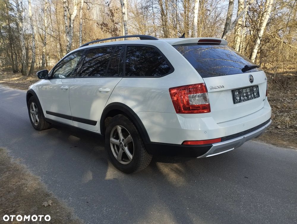 Skoda Octavia 2.0 TDI 4x4 DSG Scout - 4
