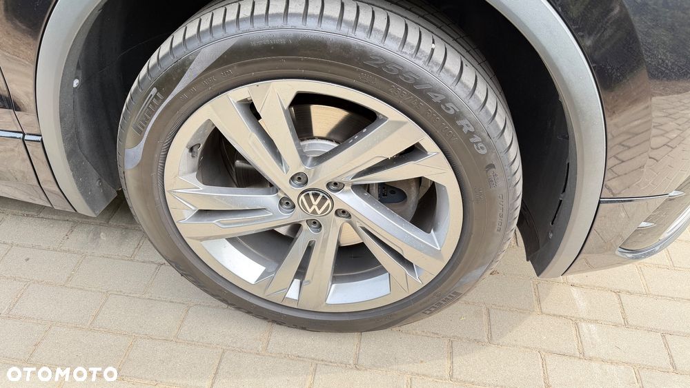 Volkswagen Tiguan 2.0 TDI SCR 4MotION DSG R-Line - 8