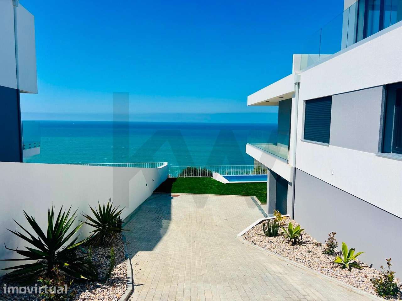 Luxuosa Moradia T3 Oceanfront em Ericeira – Vista Mar Deslumbrante e L - Grande imagem: 2/56