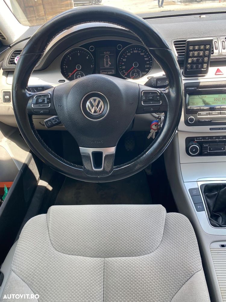 Volkswagen Passat 2010 photo 3