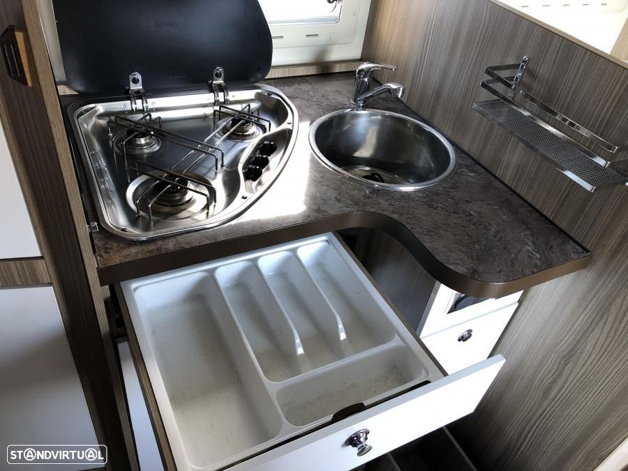 Autostar Privilege P650LC c.central e basculante - 22