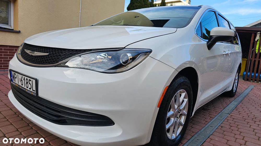 Chrysler Pacifica - 12