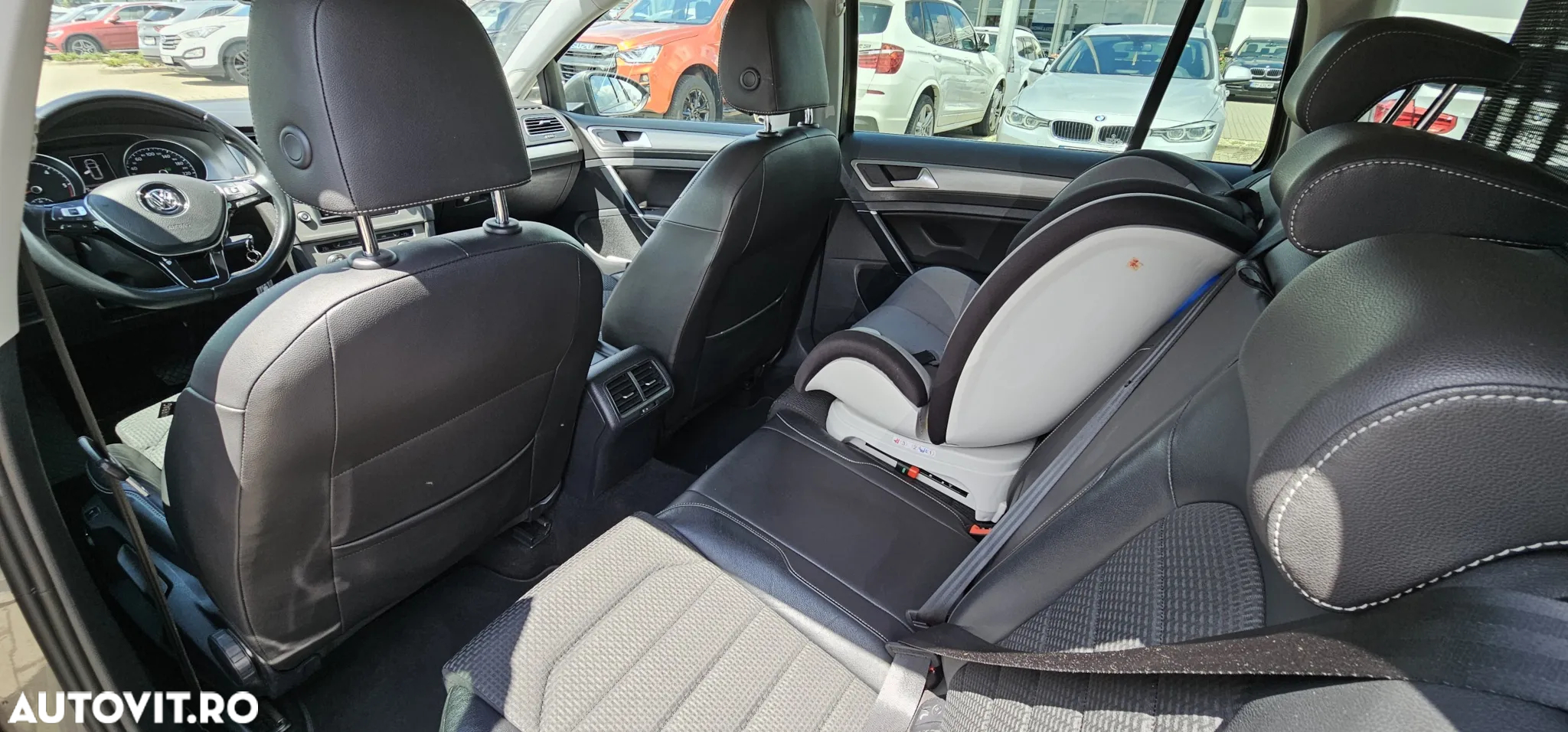 Volkswagen Golf 1.6 TDI BlueMotion Technology DSG Comfortline - 9