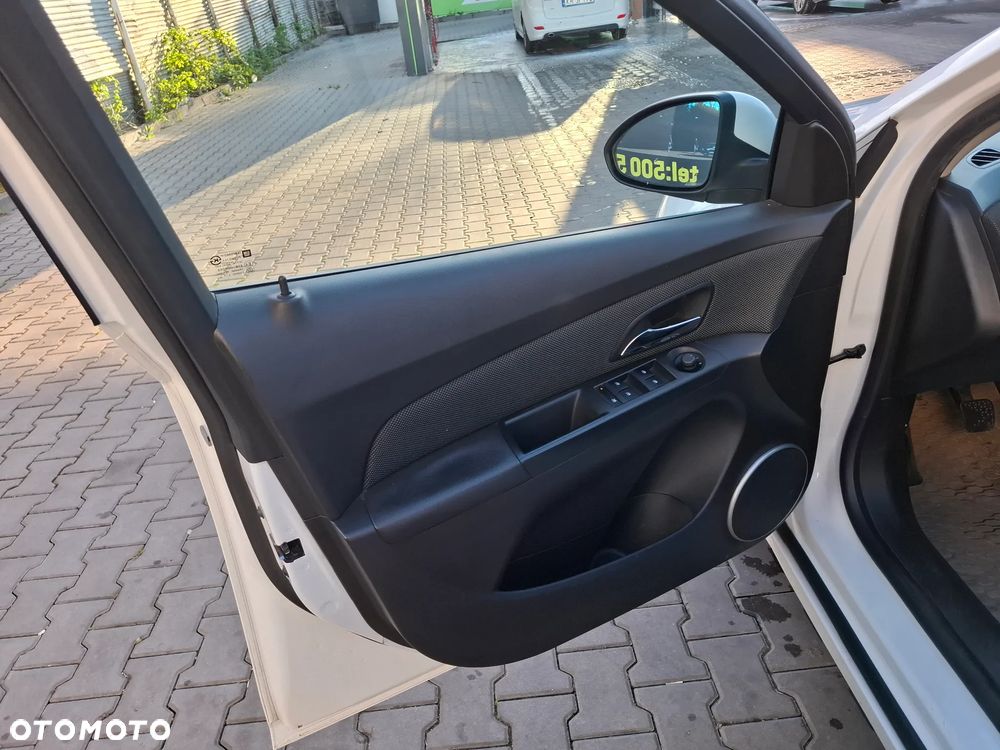 Chevrolet Cruze - 24