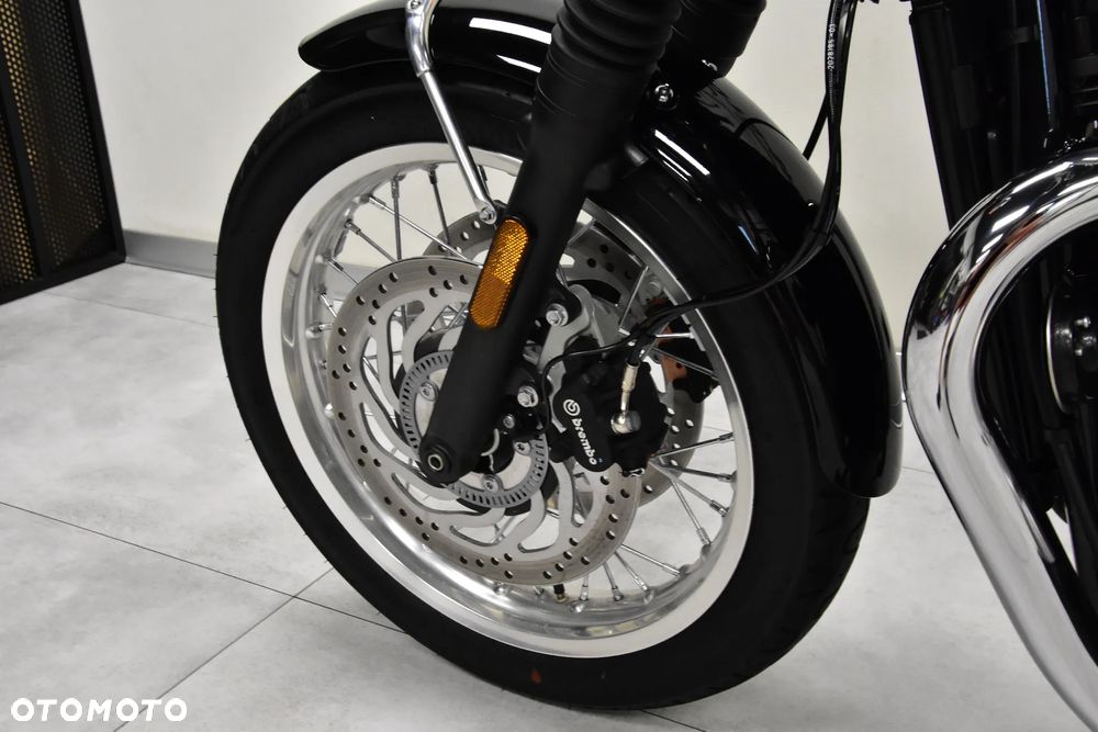 Triumph Bonneville - 34