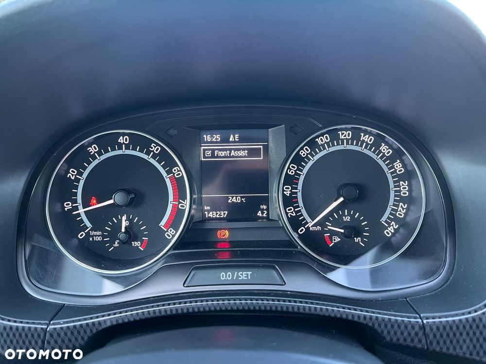 Skoda Fabia 1.2 TSI Monte Carlo - 25