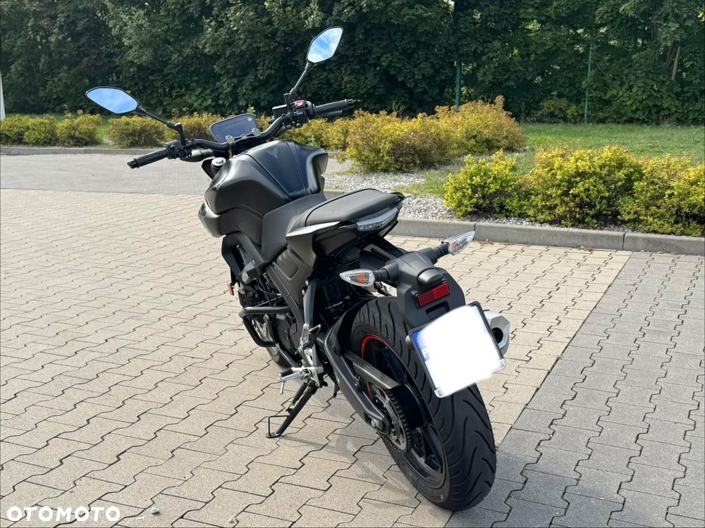 Yamaha MT - 8