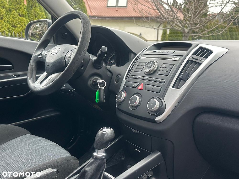 Kia Ceed 1.6 CRDi 90 Vision - 11