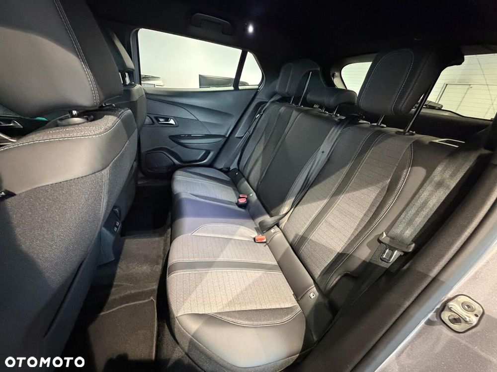Peugeot 2008 - 8