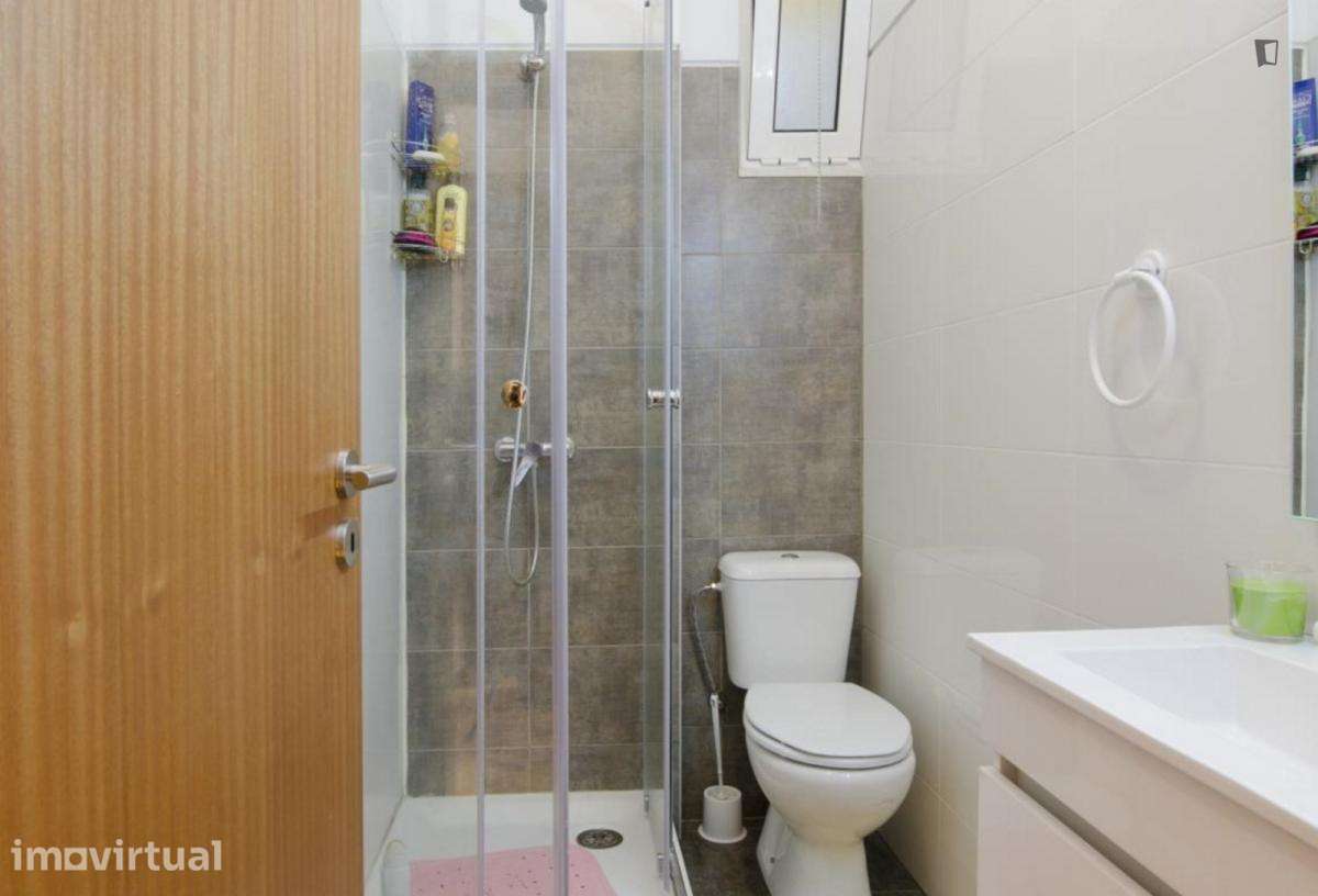 Quarto - localizado em Sete Rios Lisbon - Grande imagem: 5/15