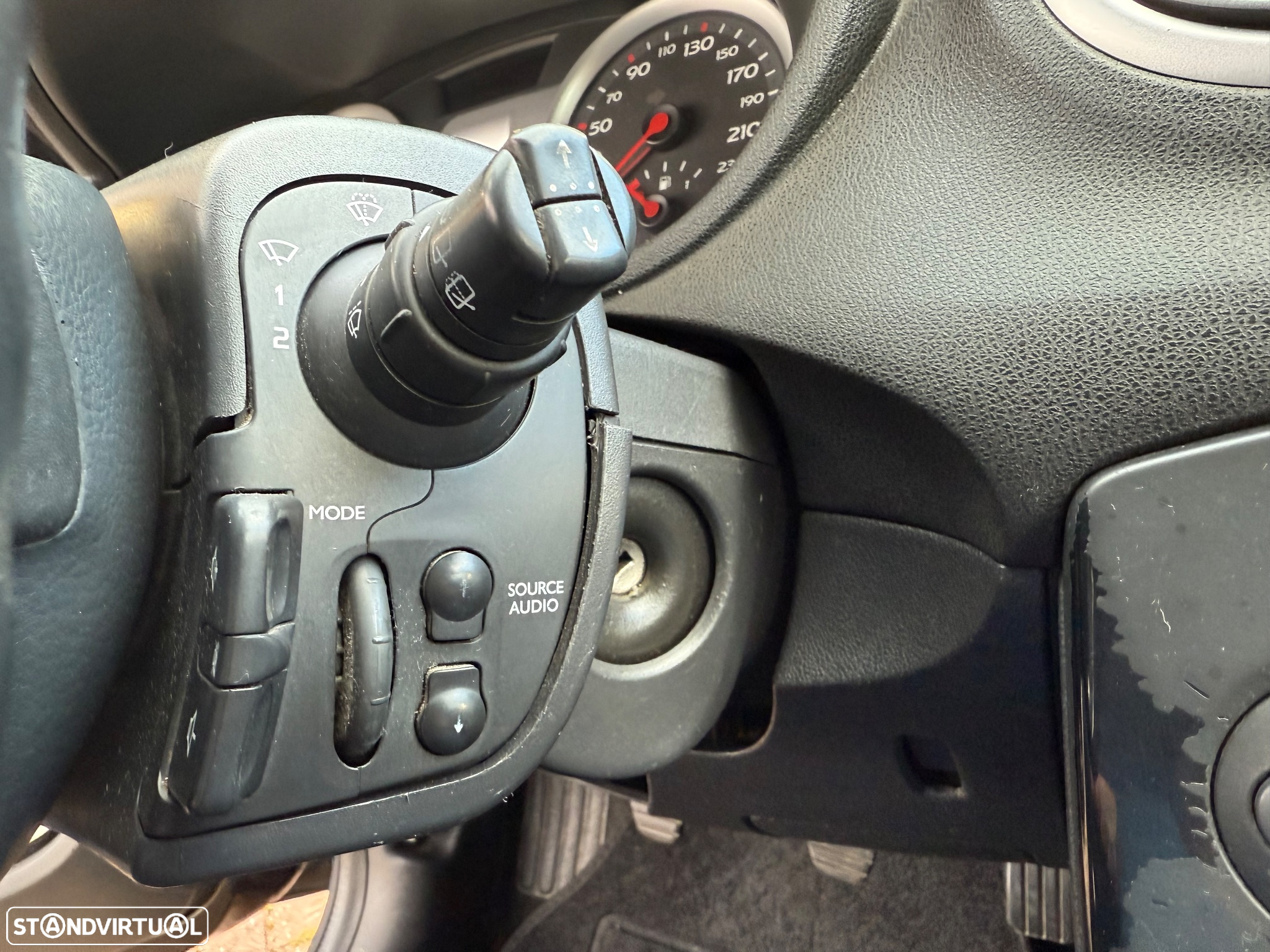 Renault Clio 1.2 Pack Authentique - 27