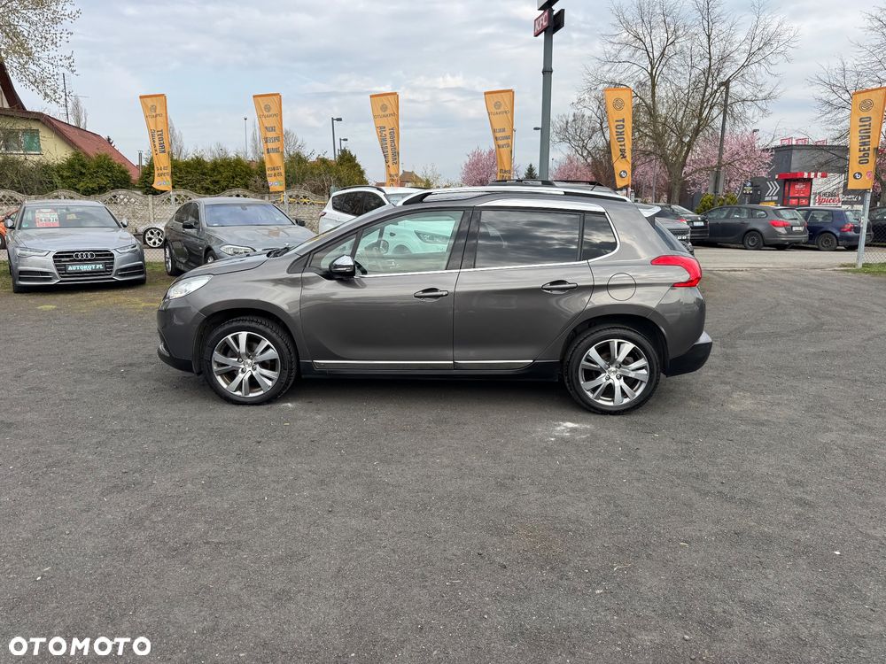 Peugeot 2008 1.2 Pure Tech GPF Signature S&S EAT6 - 5