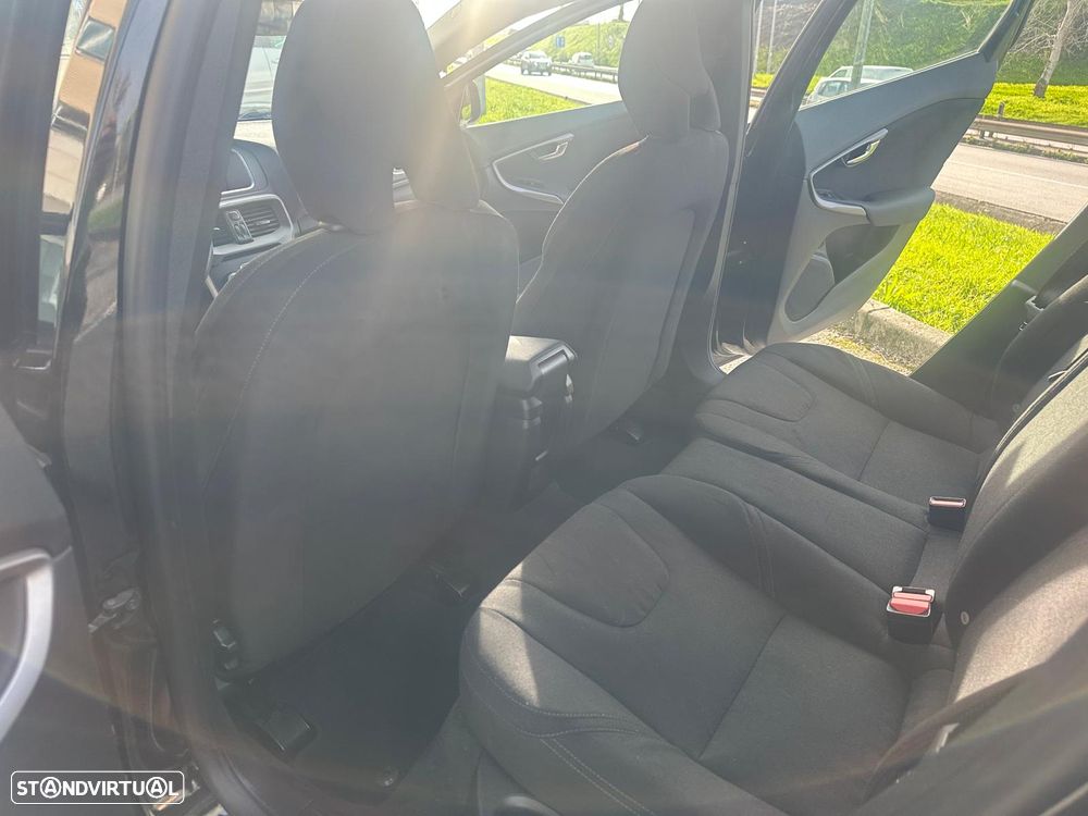 Volvo V40 2.0 D2 Momentum - 11