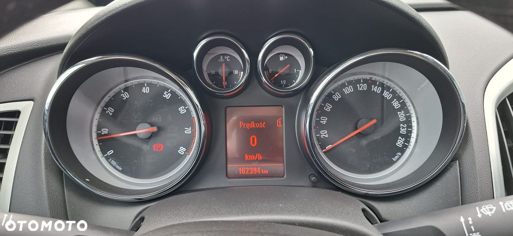 Opel Astra 1.6 Turbo Innovation - 13