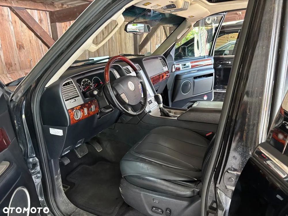 Lincoln Navigator 5.4 4WD - 6