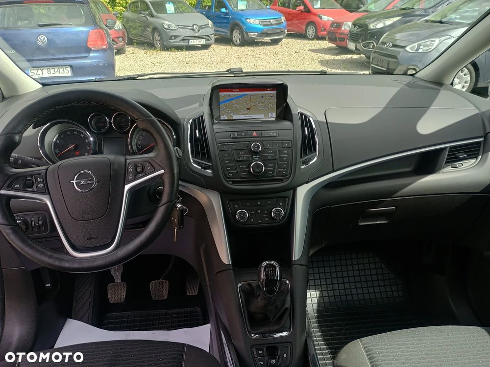 Opel Zafira - 10