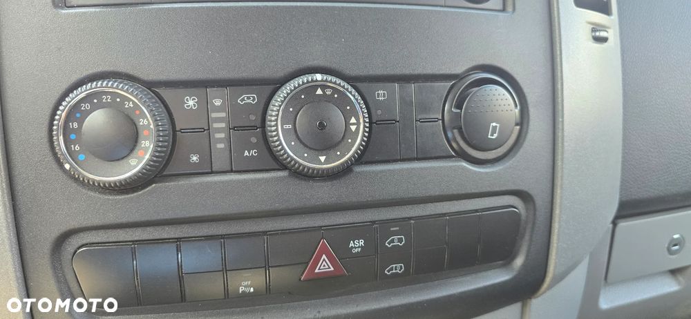 Mercedes-Benz Sprinter - 9