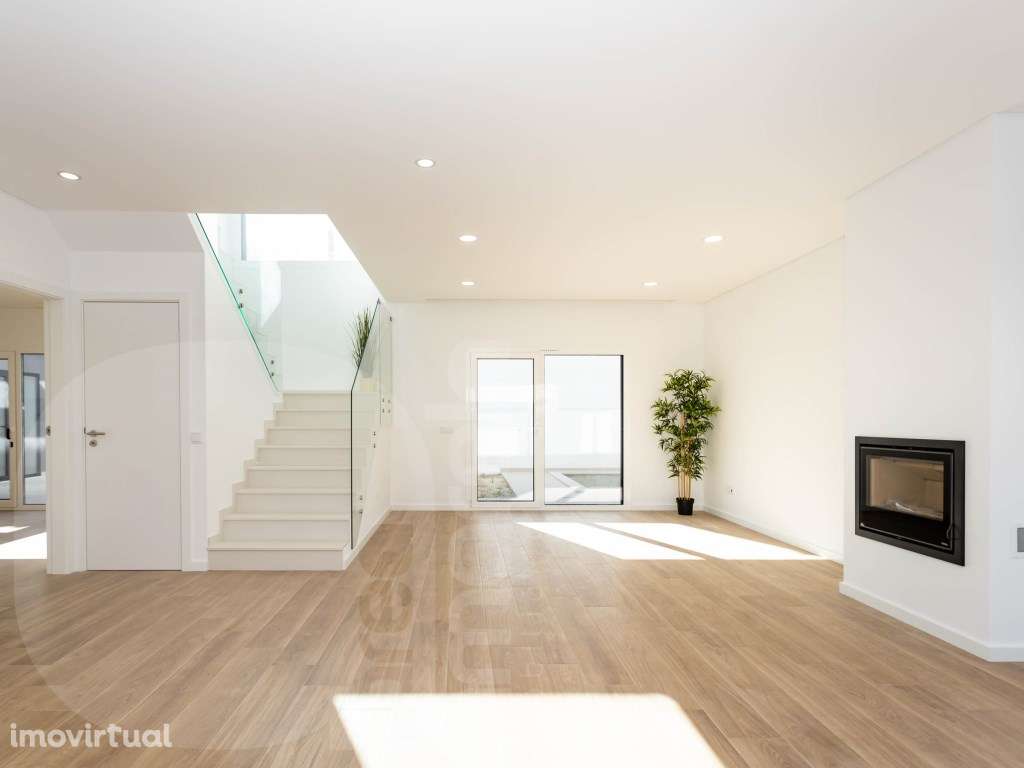 Moradia Nova T4 com Piscina Privada - Conforto, Elegância e Localiz... - Grande imagem: 4/14