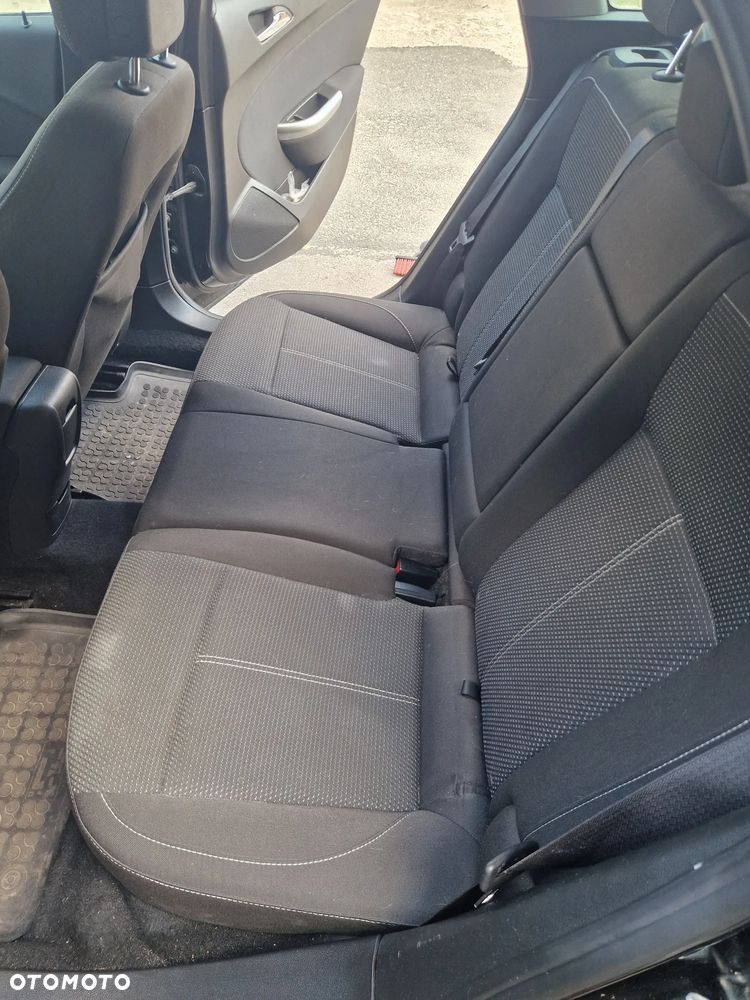 Opel Astra 1.6 T Sport - 34