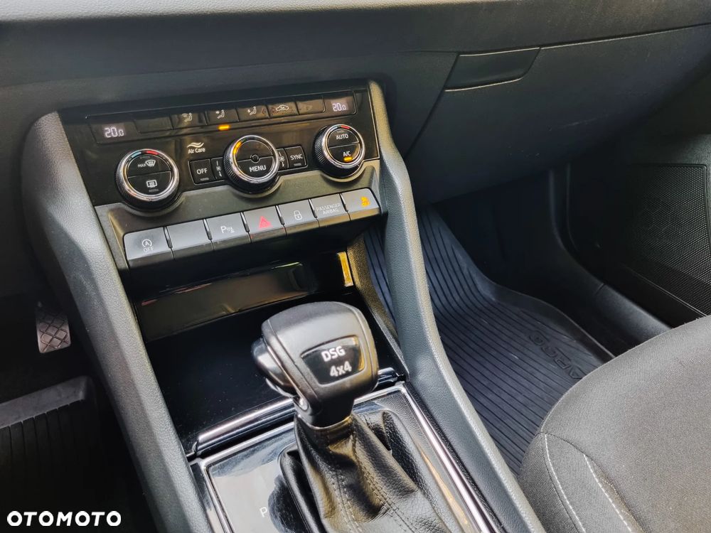 Skoda Karoq 2.0 TDI SCR 4x4 Style DSG - 22