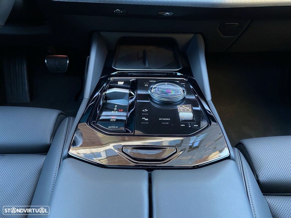 BMW 520 d Pack Desportivo M - 12