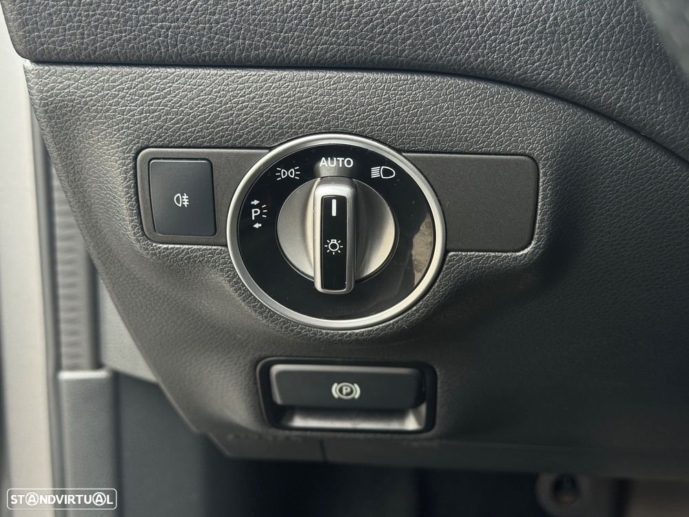 Mercedes-Benz GLA 180 d 7G-DCT AMG Line - 17