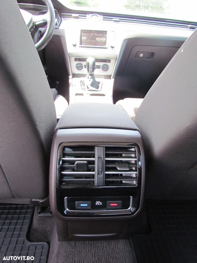 Volkswagen Passat - 8