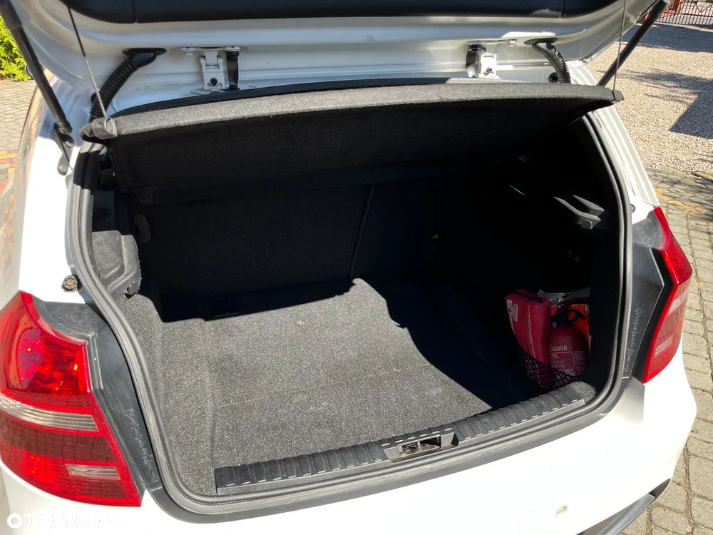BMW Seria 1 123d DPF - 16