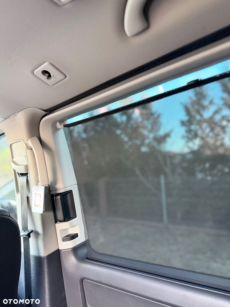 Volkswagen Caravelle - 26