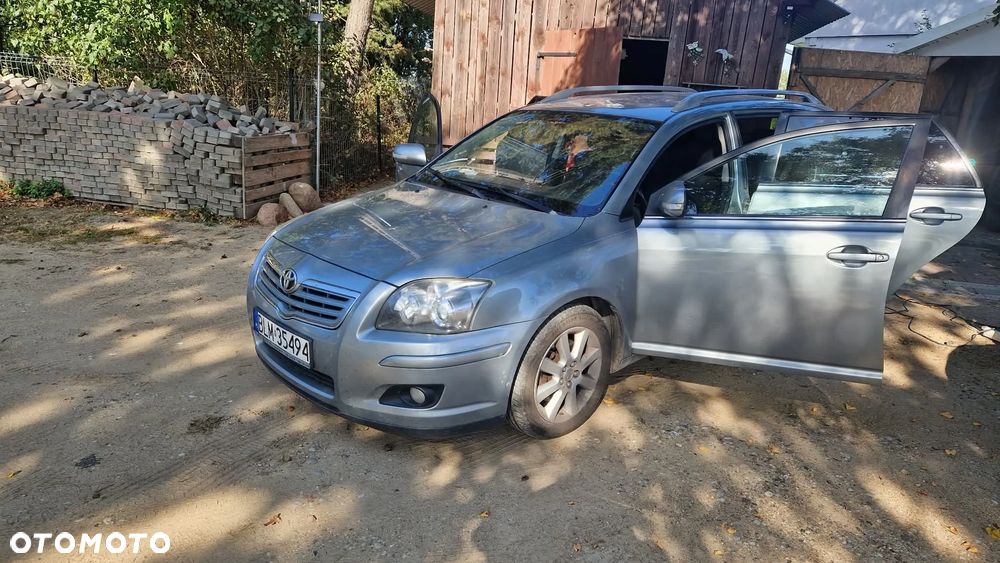 Toyota Avensis - 4