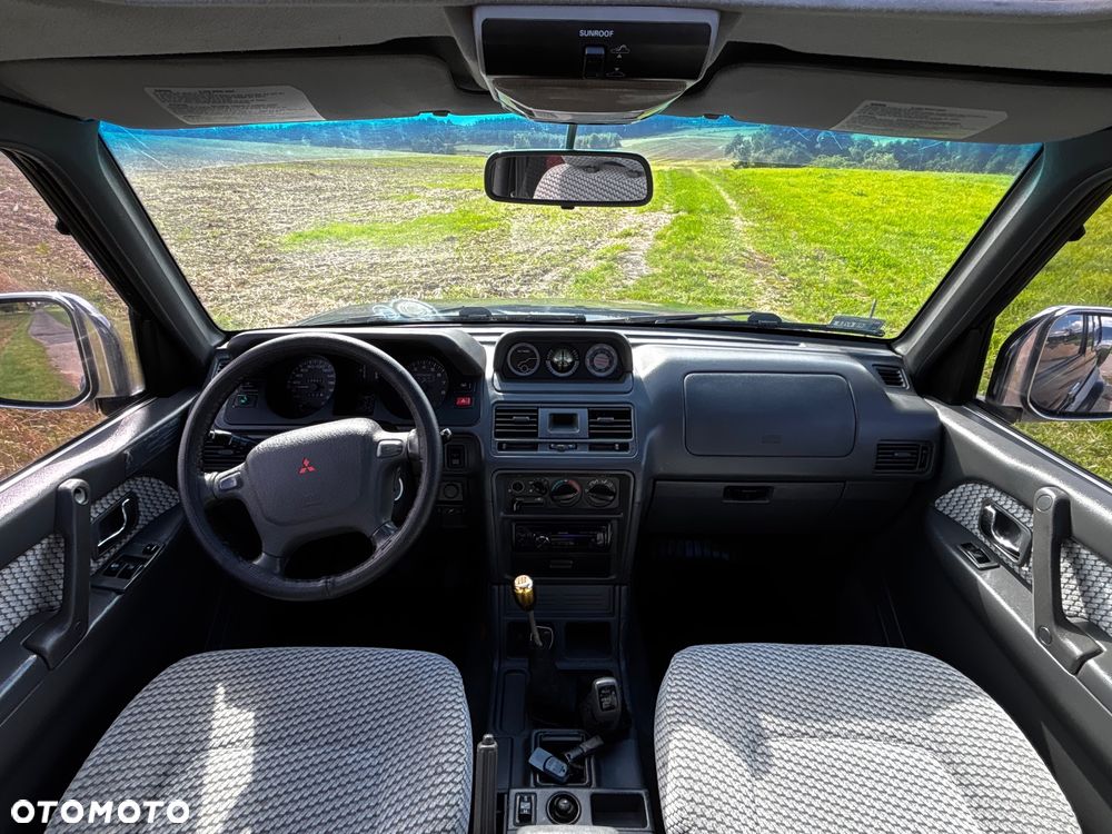 Mitsubishi Pajero 3.0 GLS - 7