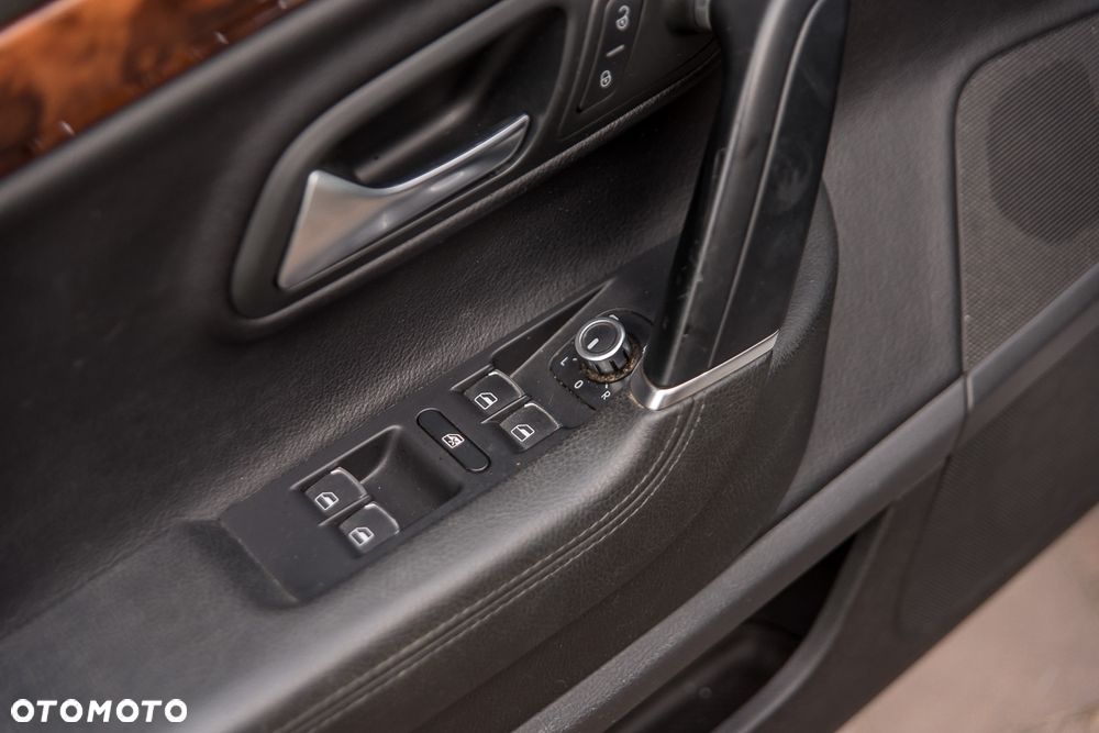 Volkswagen Passat CC - 16