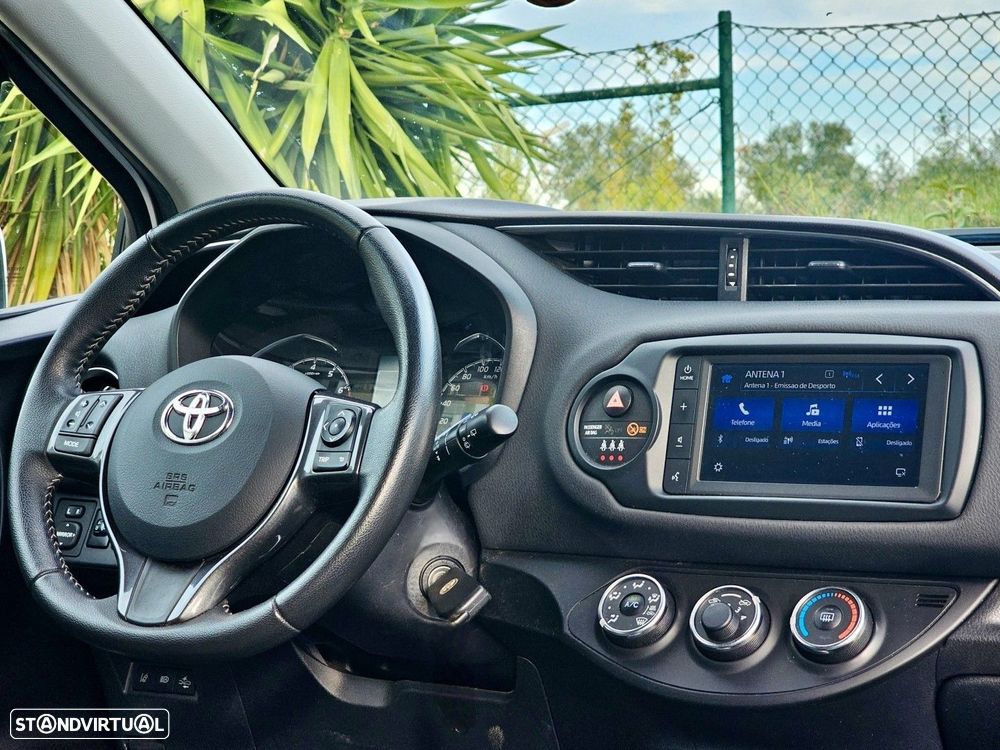 Toyota Yaris 1.5 HSD 20 Anos - 5
