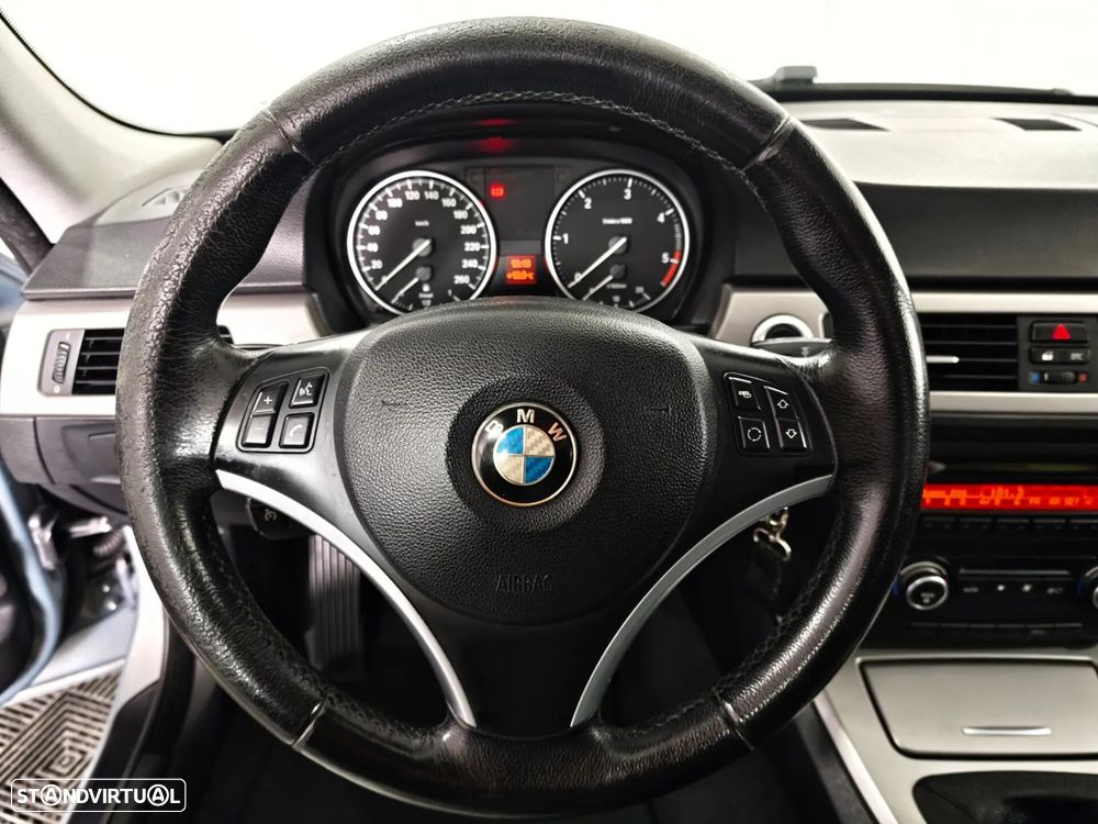 BMW 320 d - 11