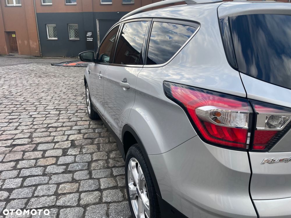 Ford Kuga 1.5 EcoBoost 2x4 Titanium - 10