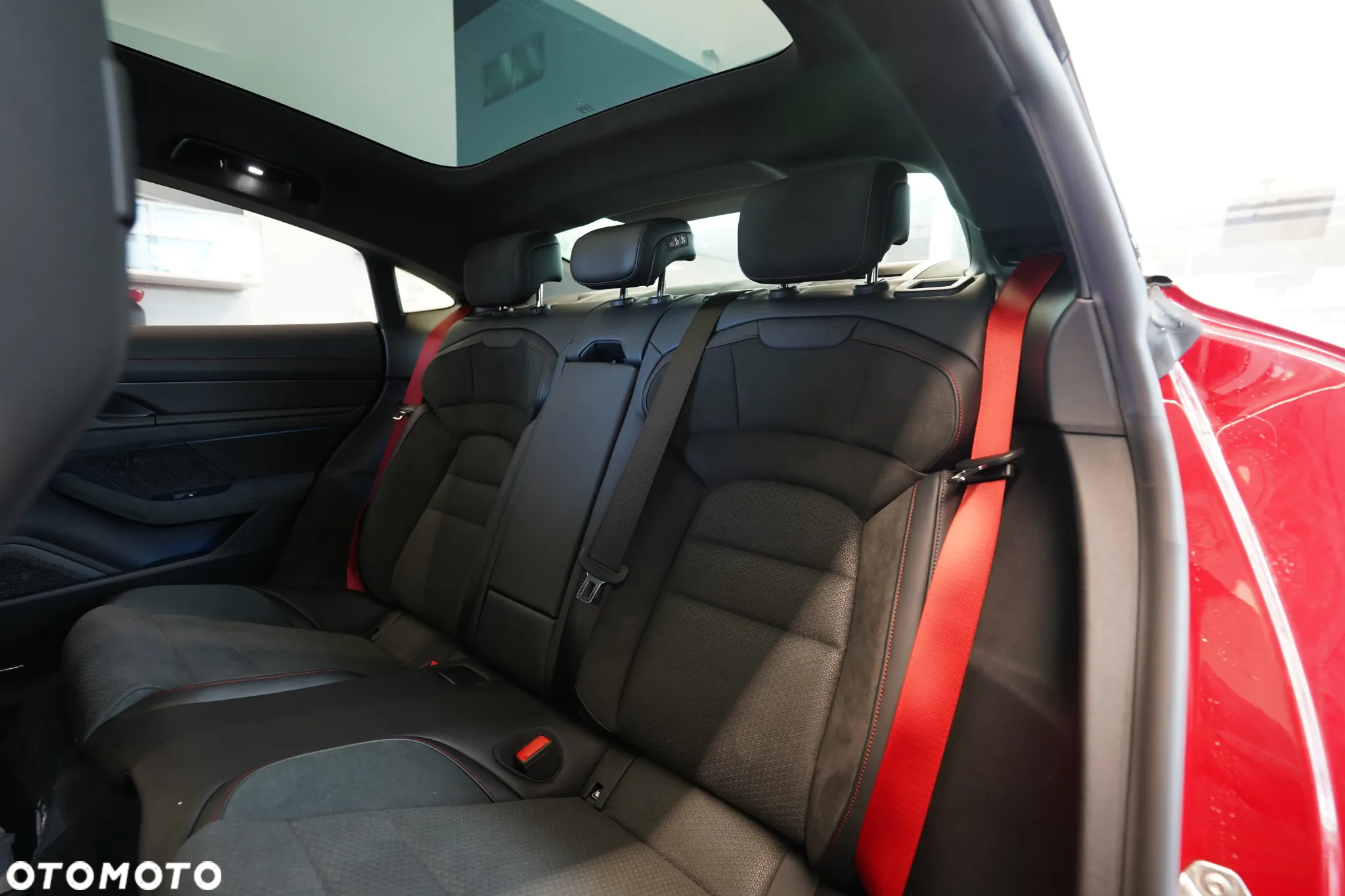 Porsche Taycan GTS - 13