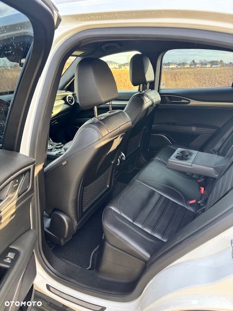 Alfa Romeo Stelvio 2.0 Turbo Executive Q4 - 12