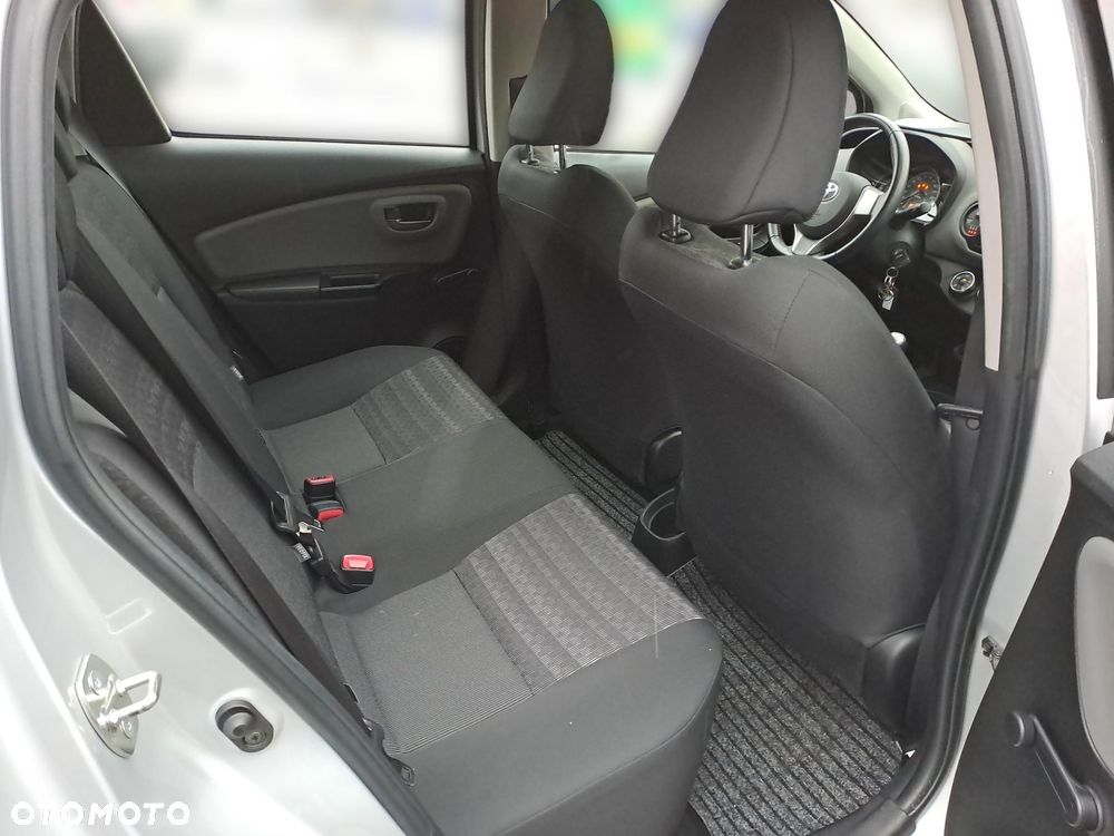 Toyota Yaris - 10