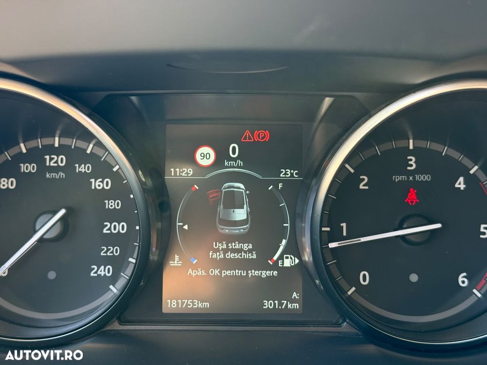 Land Rover Discovery Sport - 23