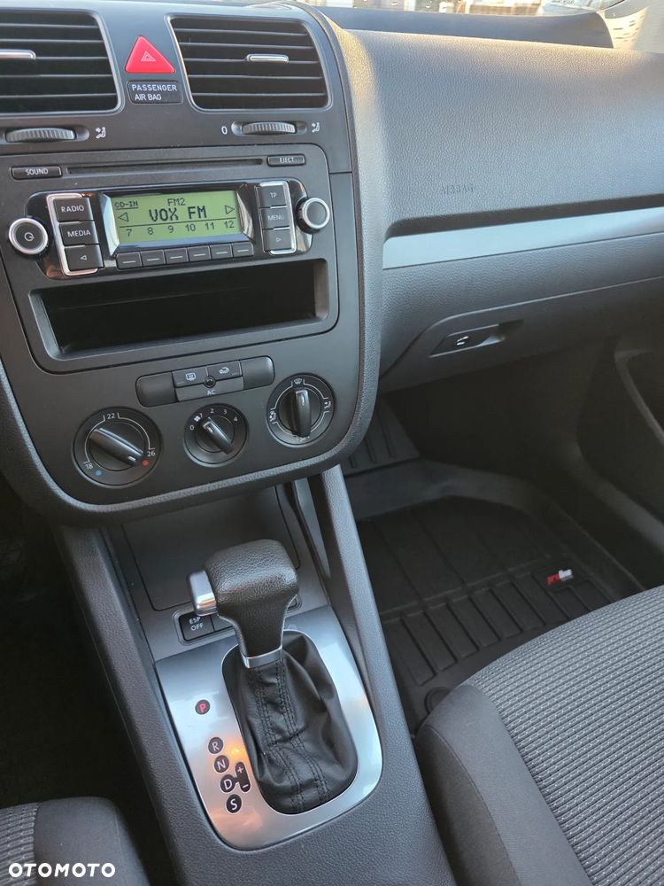 Volkswagen Jetta - 10