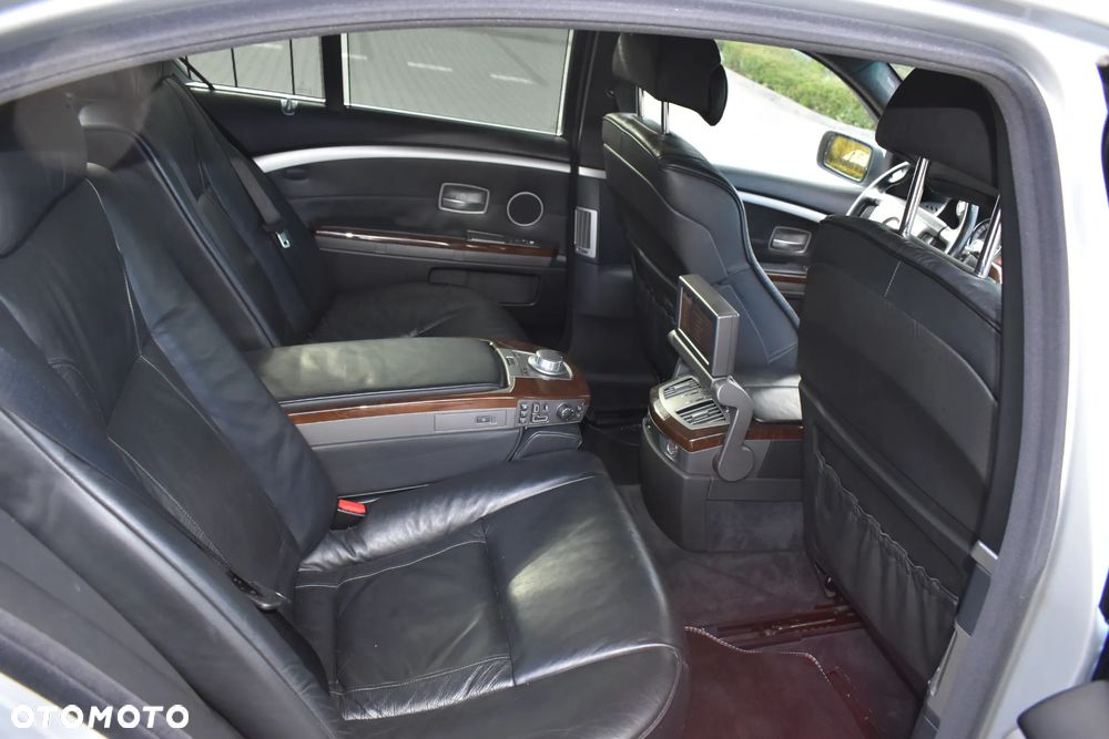 BMW Seria 7 - 24