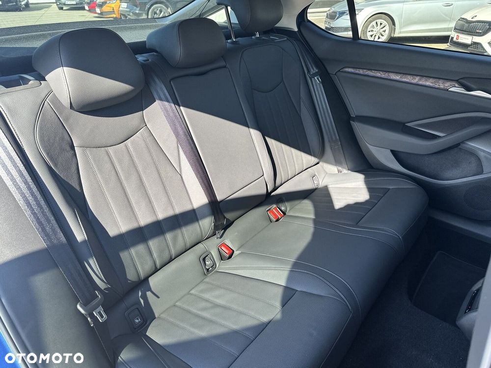 Skoda Superb 2.0 TDI SCR 4x4 L&K DSG - 23