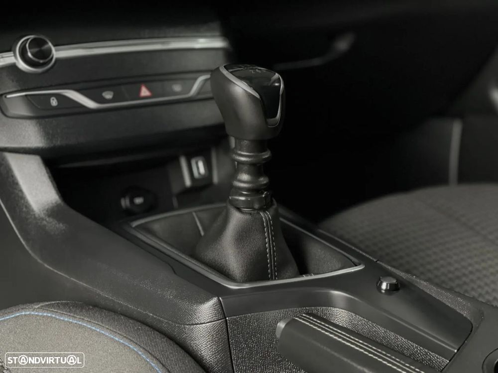 Peugeot 308 - 8
