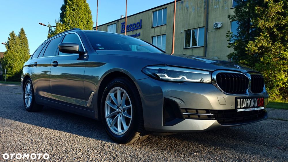 BMW Seria 5 520i Luxury Line - 9