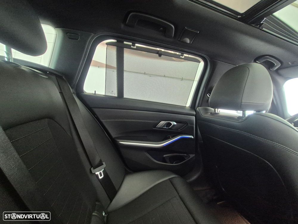 BMW 318 d Line Sport Auto - 34