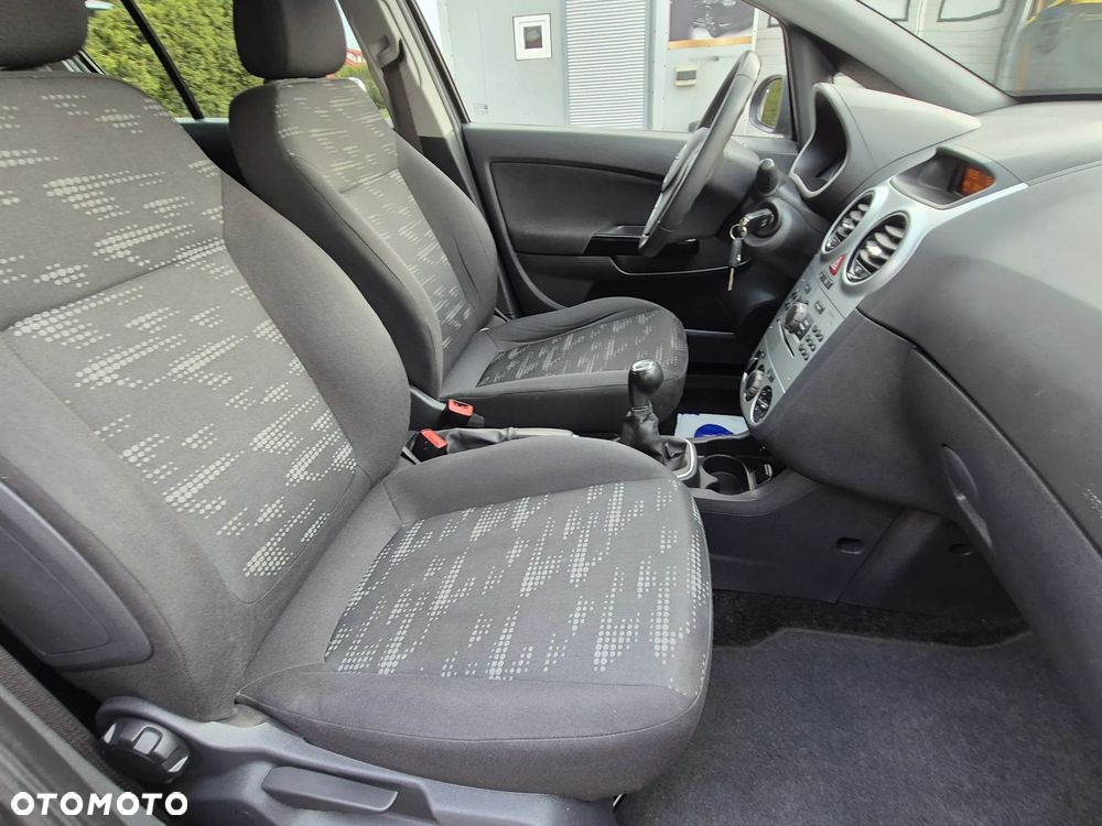 Opel Corsa 1.4 16V Satellite - 33